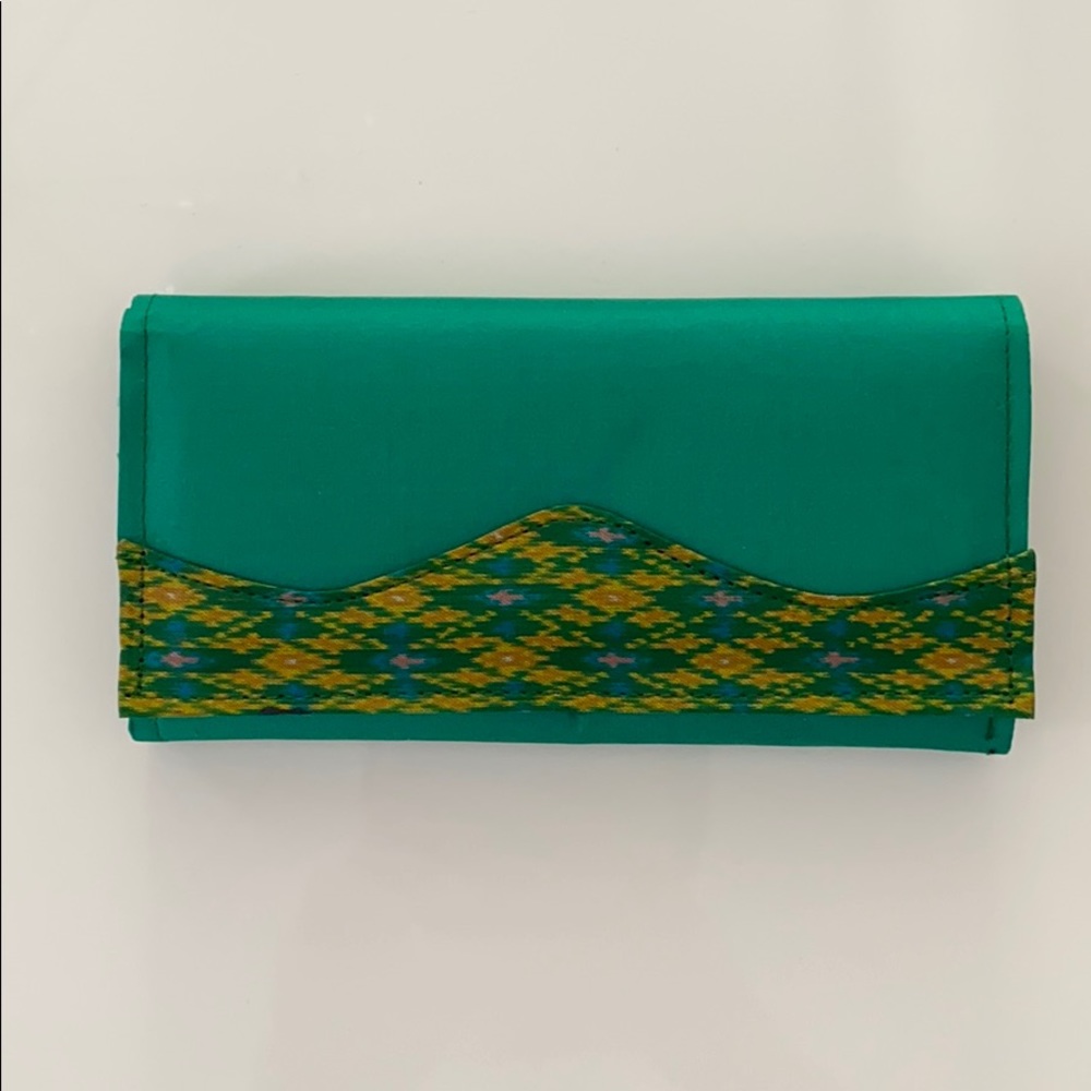 ✨NEW✨ THAI SILK WOMEN’S WALLET